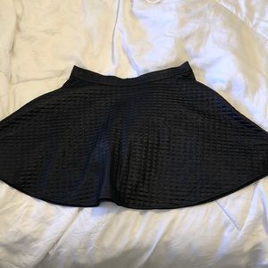 happening In The Present black textured skirt
